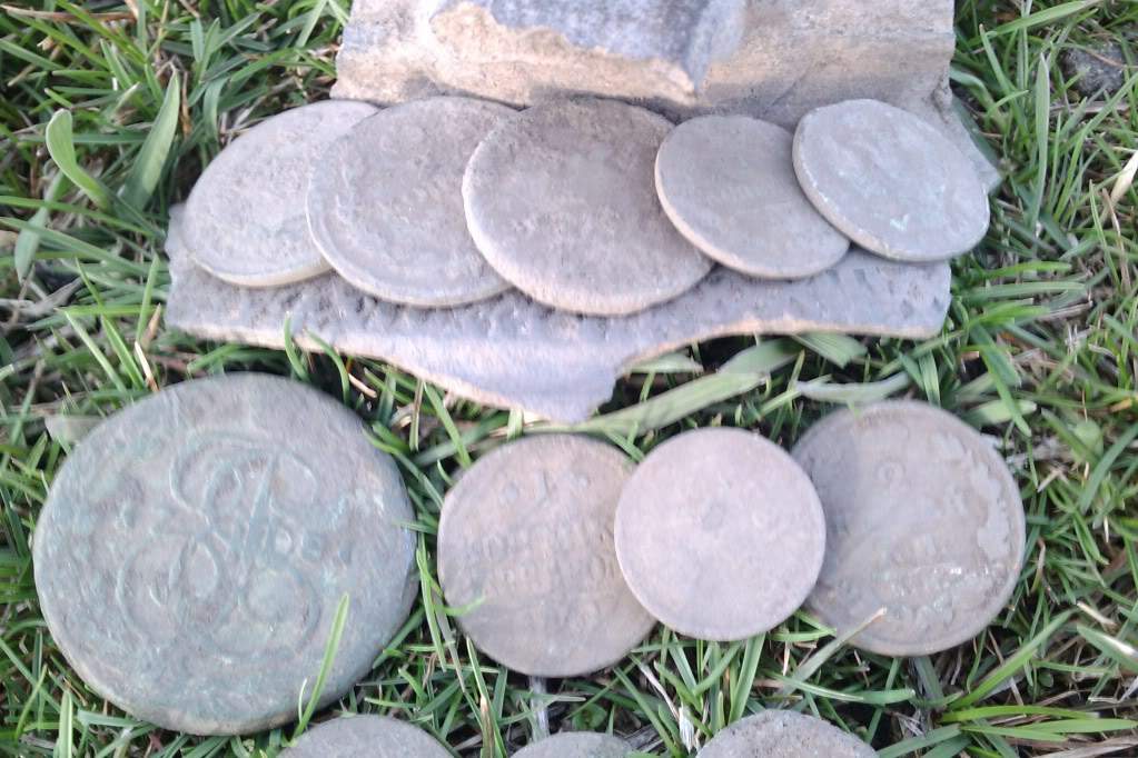 монетки из  земли монета из земли
